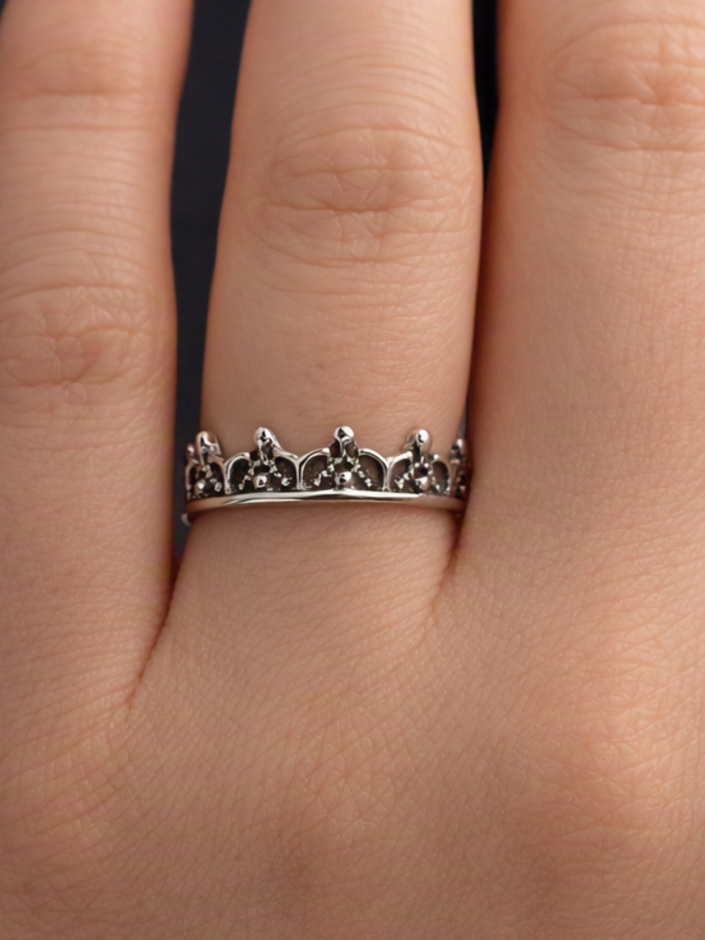 5/$25 Silver Tone Crown Stackable Ring Size 5